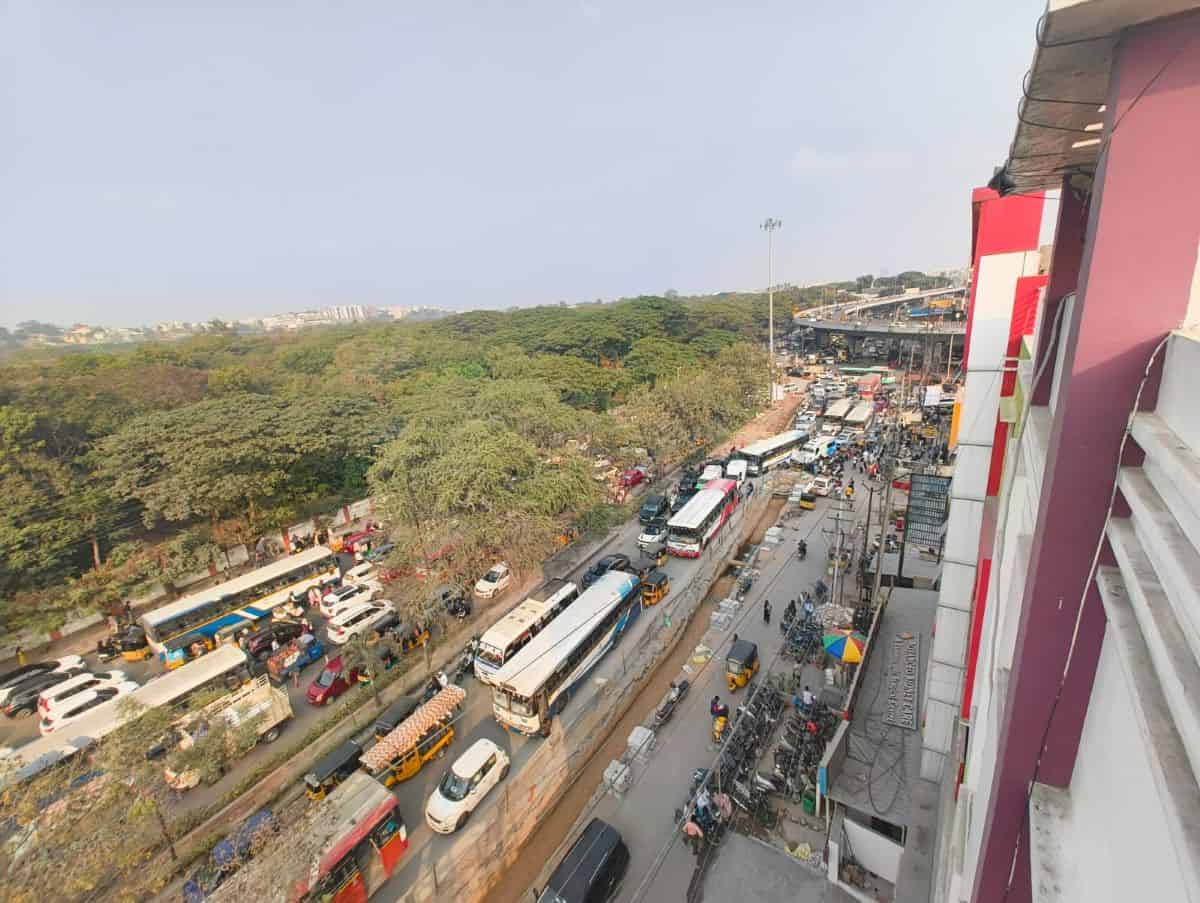 Traffic woes in Hyderabad surge due to Mehdipatnam-Tolichowki stretch works