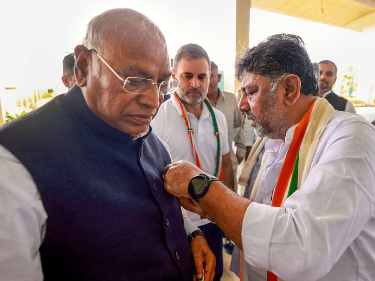 Photos: Rahul Gandhi, Kharge arrive in Belagavi