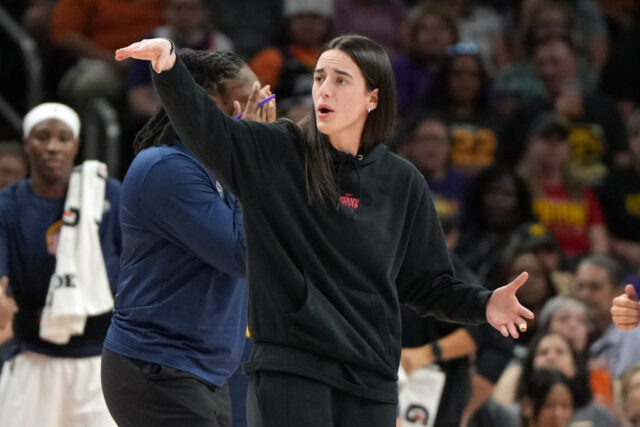 2025-09-03T041929Z_199717154_MT1USATODAY26988662_RTRMADP_3_WNBA-INDIANA-FEVER-AT-PHOENIX-MERCURY-102.jpeg